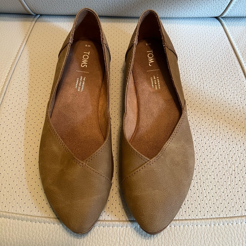 Brown Toms flats